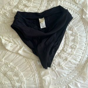 L space ribbed black high waist bottoms